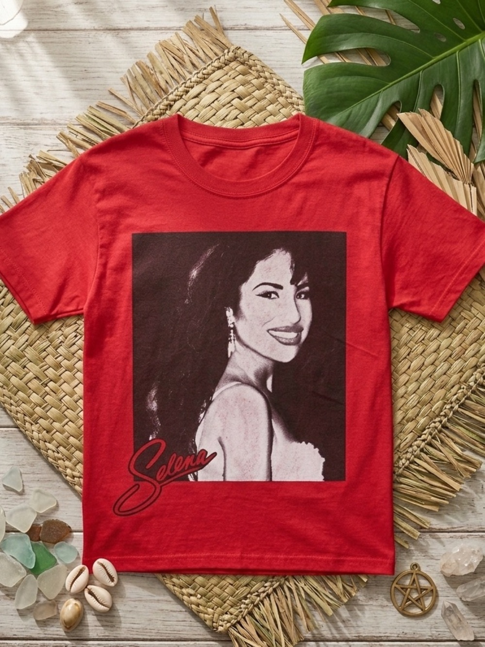 SELENA Vintage Women’s Quintanilla Graphic Portrait T-Shirt Red Short Sleeve